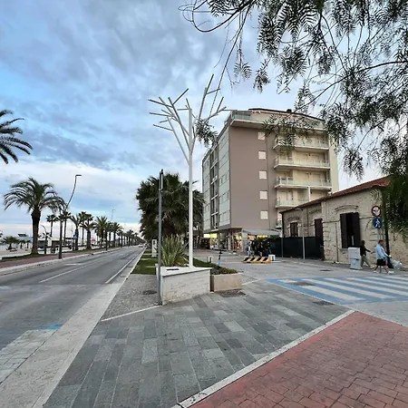 Roseto Marina Lungomare *